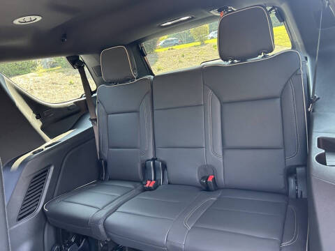 2025 GMC Yukon Elevation