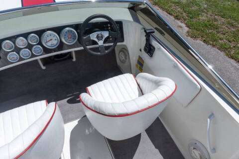 1994 Donzi Marine Classic 22