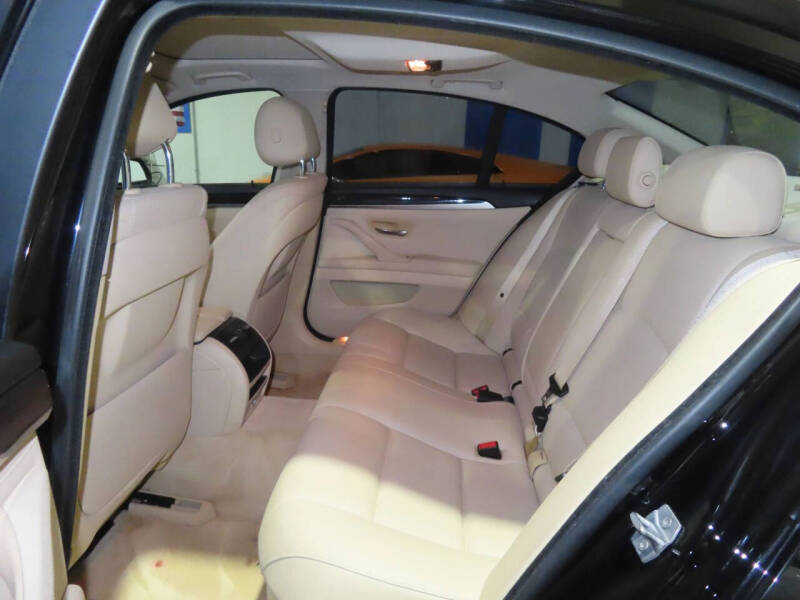 2014 BMW 5 Series 528i