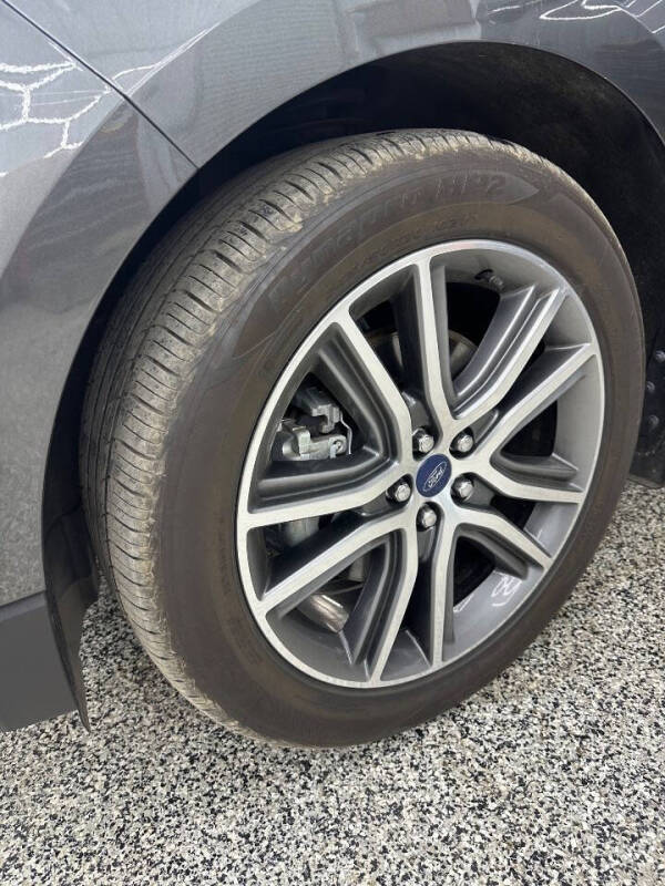 2019 Ford Edge Titanium