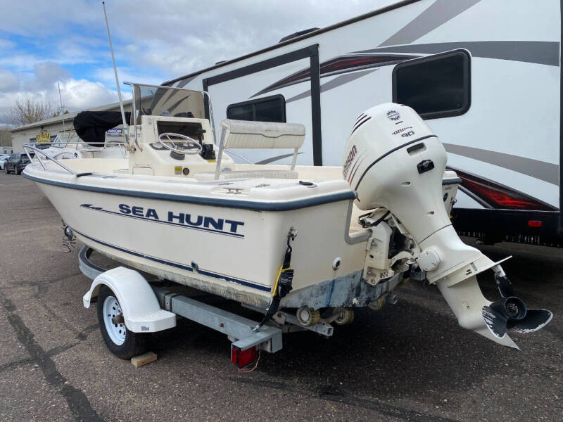 2003 Sea Hunt Boats Cenrter Console 17ft