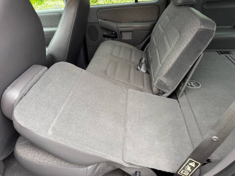 2002 Ford Explorer XLS