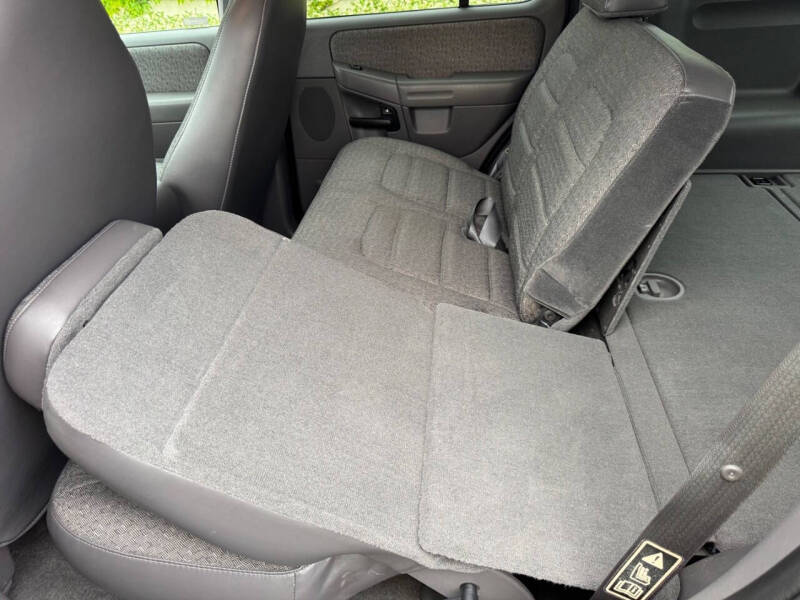 2002 Ford Explorer XLS