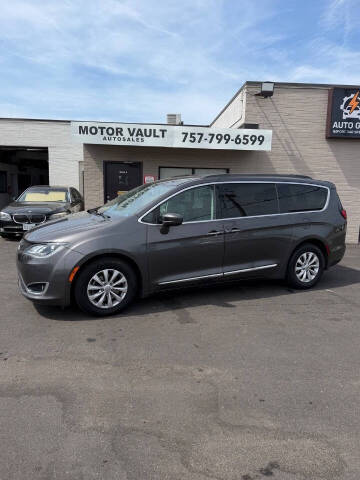 2017 Chrysler Pacifica Touring-L
