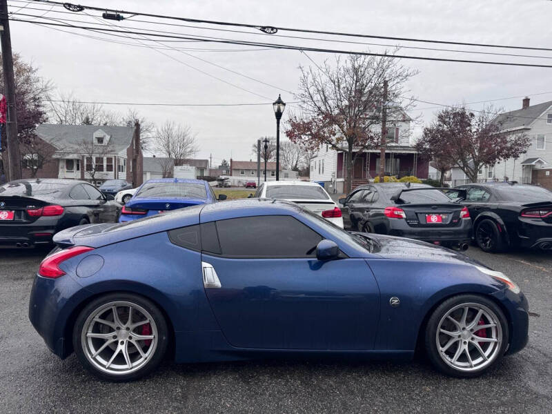 2014 Nissan 370Z Coupe Touring photo 8