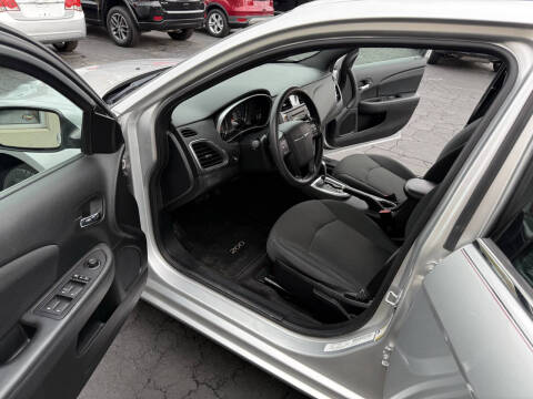 2011 Chrysler 200 LX