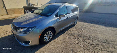 2017 Chrysler Pacifica Touring-L