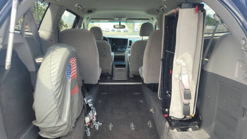 2015 Toyota Sienna LE Mobility 7-Passenger