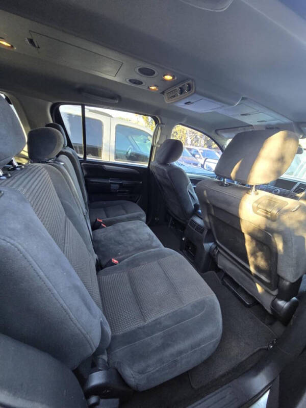 2011 Nissan Armada SV