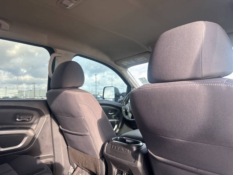 2021 Nissan Titan SV