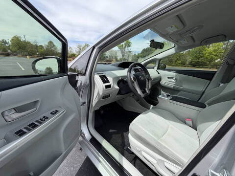 2013 Toyota Prius v Five