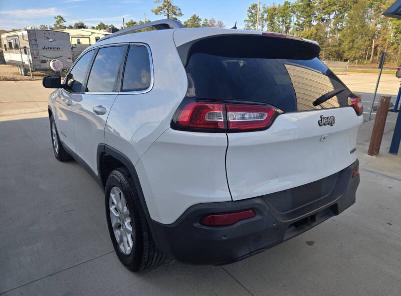 2017 Jeep Cherokee Latitude photo 13