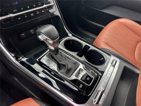 2023 Kia Carnival SX