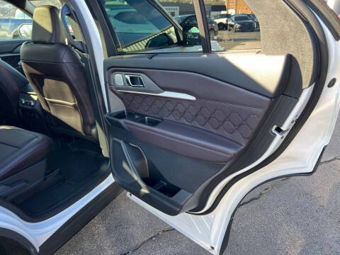 2025 Ford Explorer Platinum