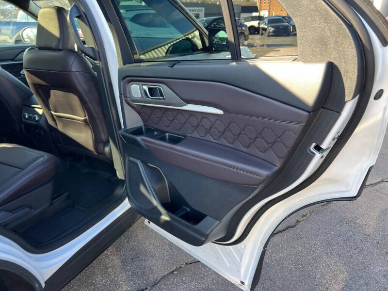 2025 Ford Explorer Platinum