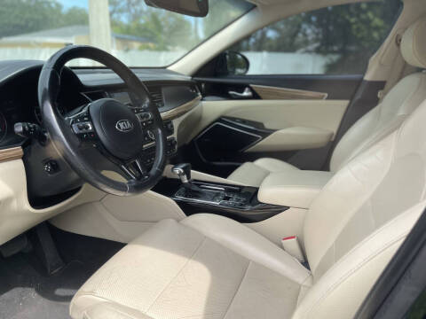 2017 Kia Cadenza Premium