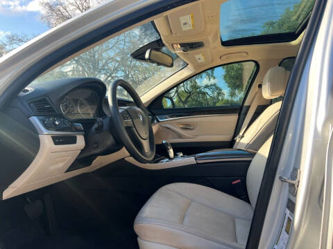 2012 BMW 5 Series 528i