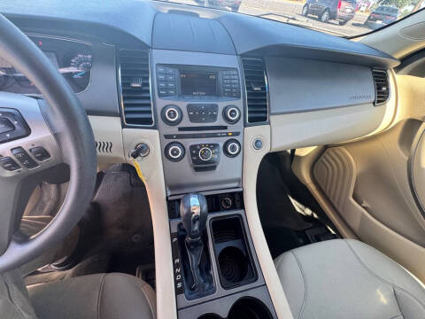 2018 Ford Taurus SE