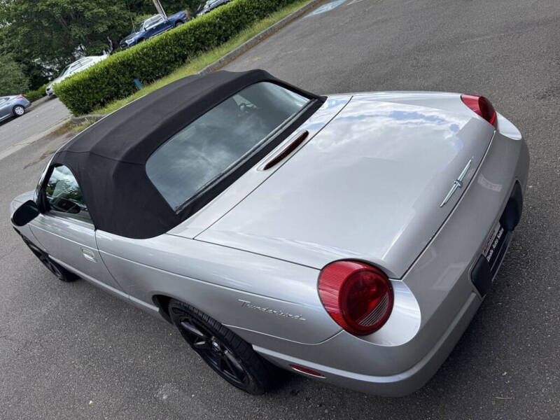 2004 Ford Thunderbird Deluxe