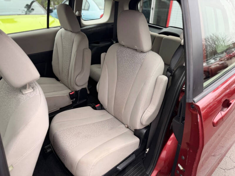 2012 Mazda MAZDA5 Sport
