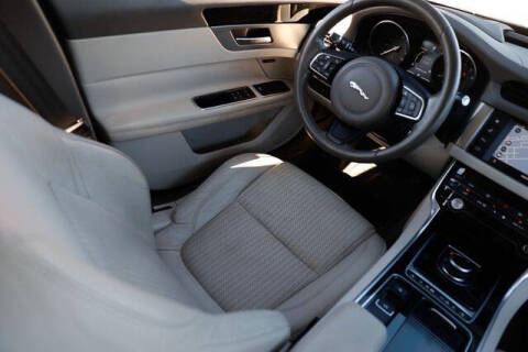 2017 Jaguar XF 35t Prestige