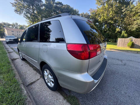 2004 Toyota Sienna LE 7 Passenger