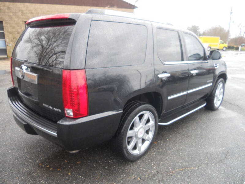 2011 Cadillac Escalade Luxury