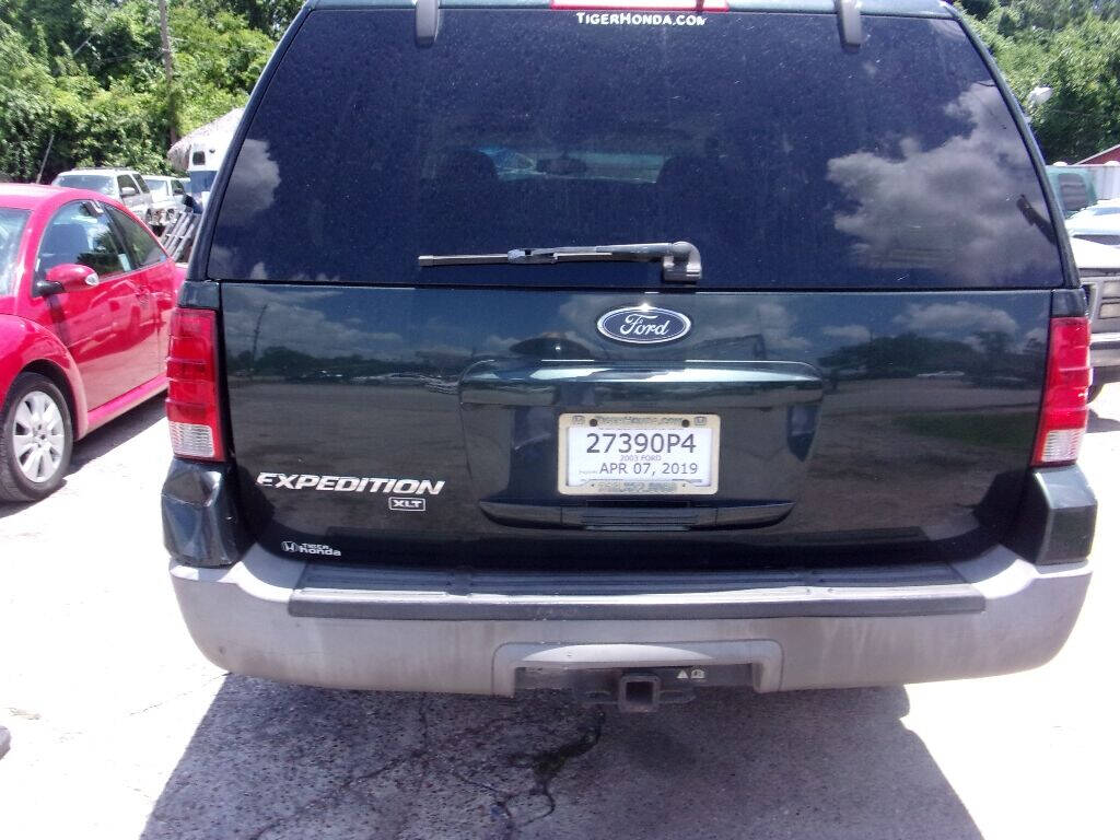 Black 2003 Ford Expedition XLT XLT 4dr SUV 2