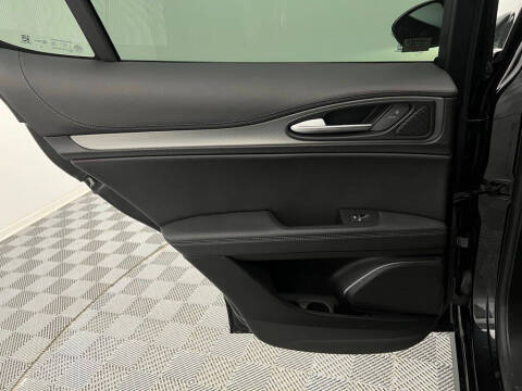 2022 Alfa Romeo Stelvio Veloce