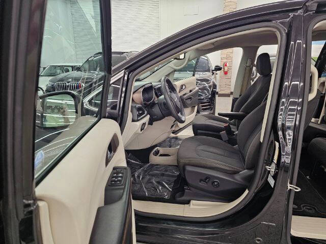 2017 Chrysler Pacifica Touring