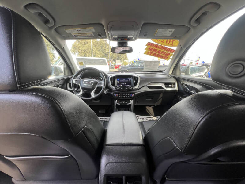 2023 GMC Terrain SLT