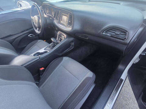 2015 Dodge Challenger SXT