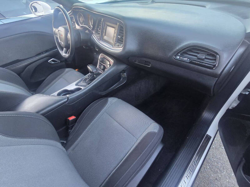 2015 Dodge Challenger SXT
