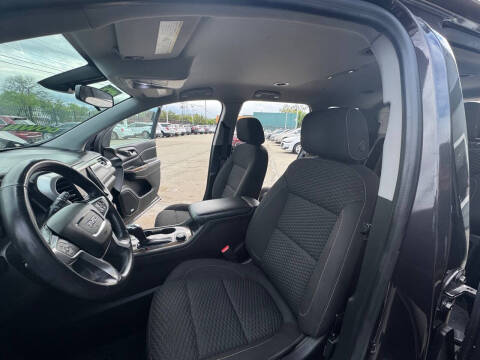 2017 GMC Acadia SLE-2