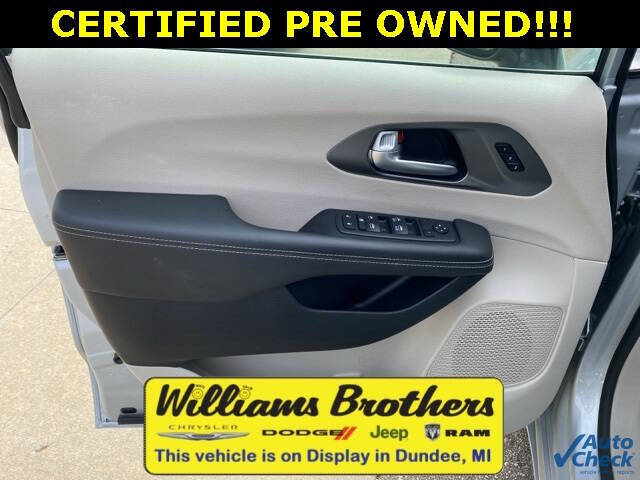 2024 Chrysler Pacifica Touring L