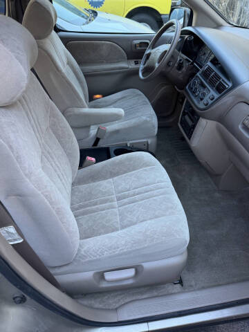 2000 Toyota Sienna LE