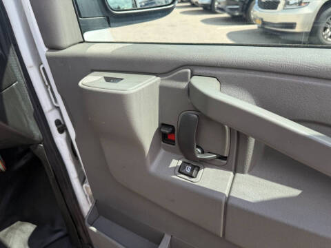 2017 GMC Savana LS 3500