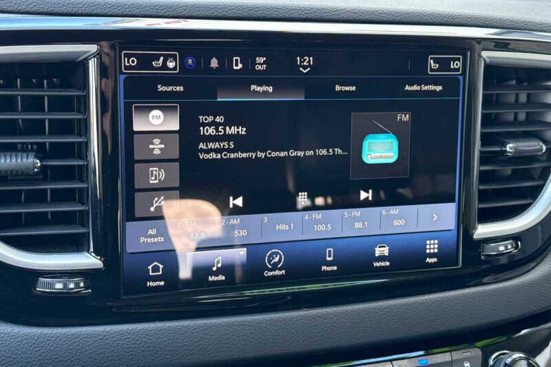 2023 Chrysler Pacifica Touring L