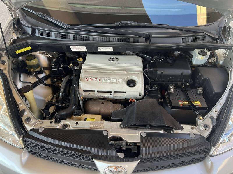 2004 Toyota Sienna
