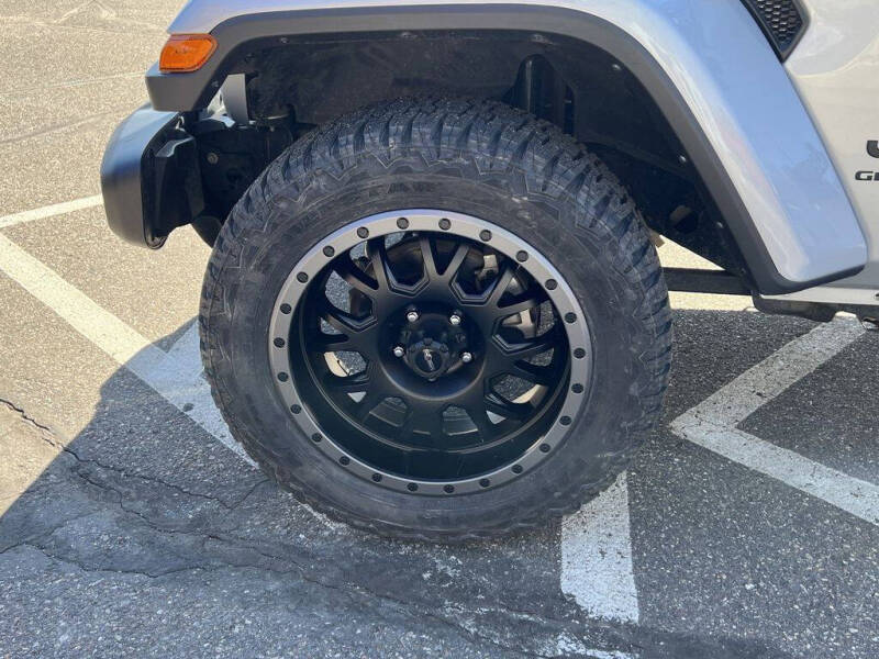 2022 Jeep Gladiator Sport