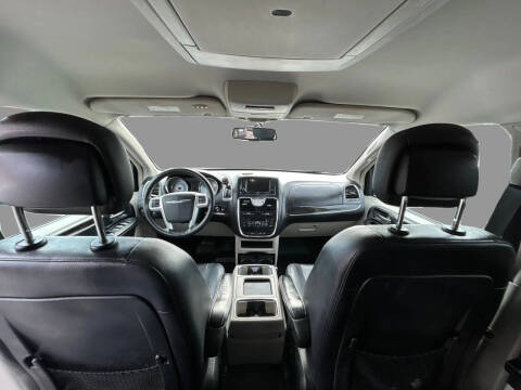 2015 Chrysler Town and Country Touring