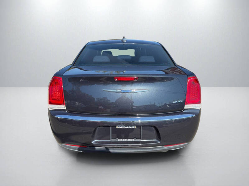 2018 Chrysler 300 Touring