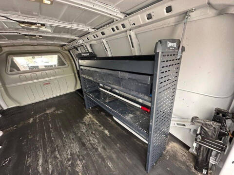 2022 Chevrolet Express 2500