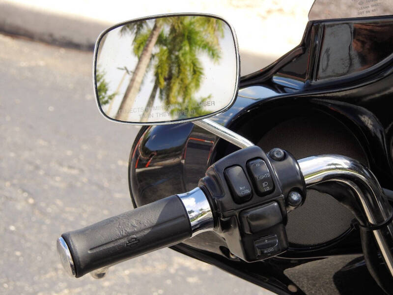 1999 Harley-Davidson FLHTC.