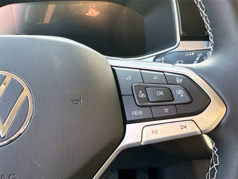 2025 Volkswagen Taos SE 4Motion