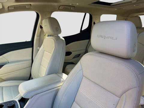 2022 GMC Acadia Denali