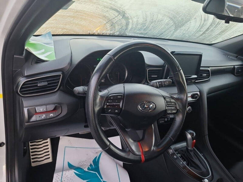 2020 Hyundai Veloster