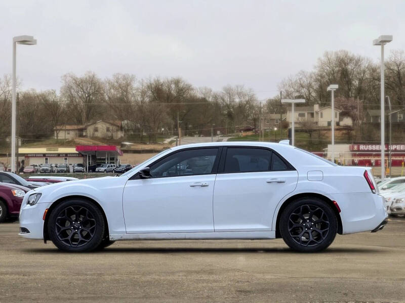 2019 Chrysler 300