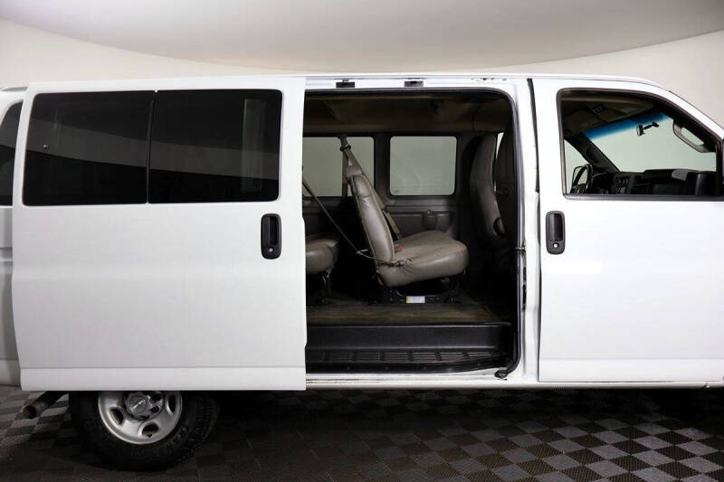 2017 Chevrolet Express LS 2500