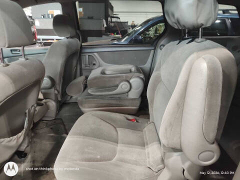 2004 Toyota Sienna LE 7 Passenger